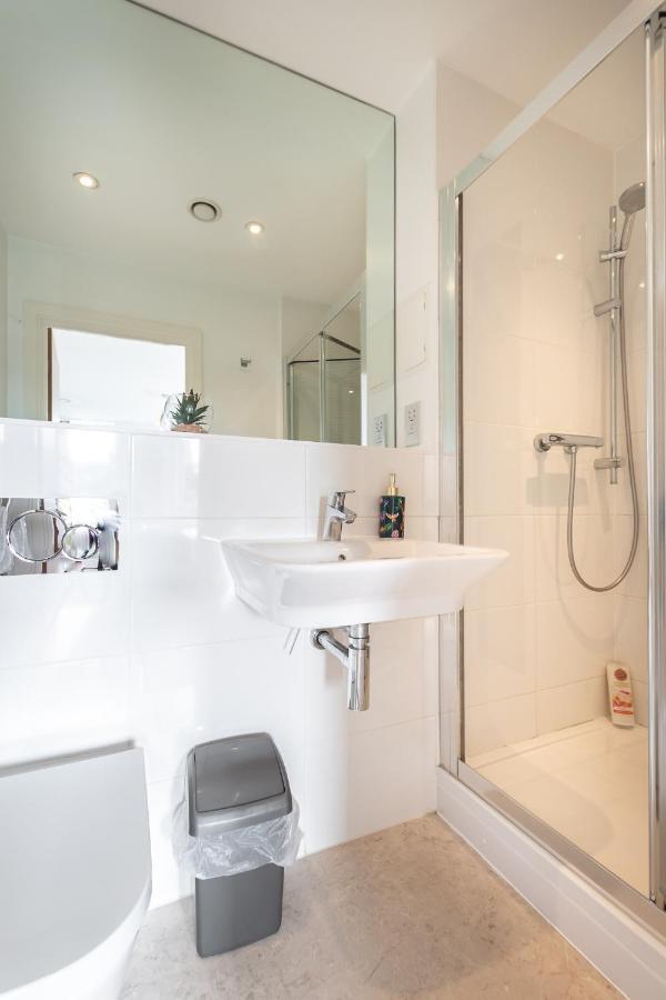 Spacious City Center Apartment By Smart Apartments Short Lets & Serviced Accommodation Apartment Southampton With Free Wifi מראה חיצוני תמונה