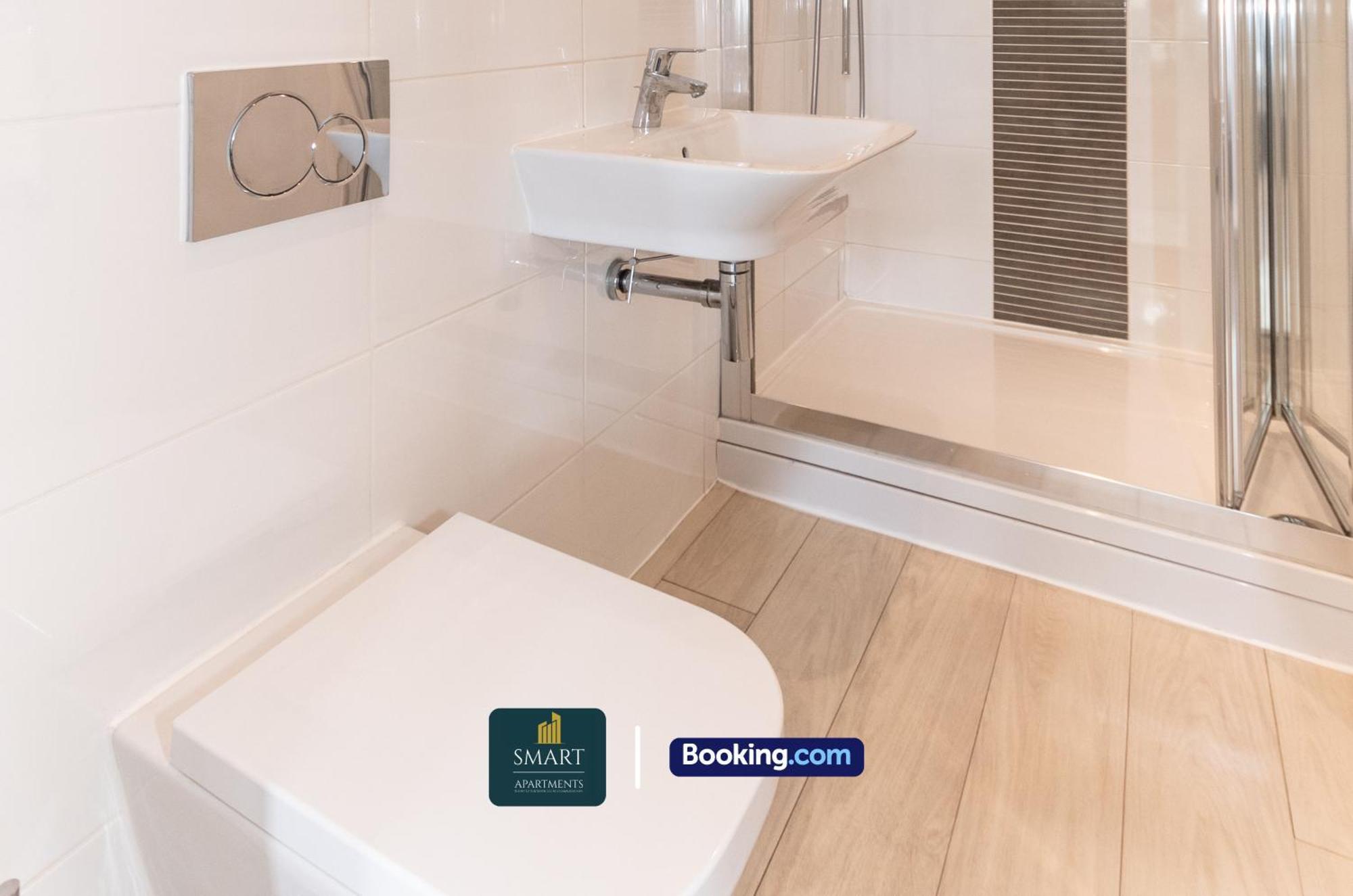 Spacious City Center Apartment By Smart Apartments Short Lets & Serviced Accommodation Apartment Southampton With Free Wifi מראה חיצוני תמונה