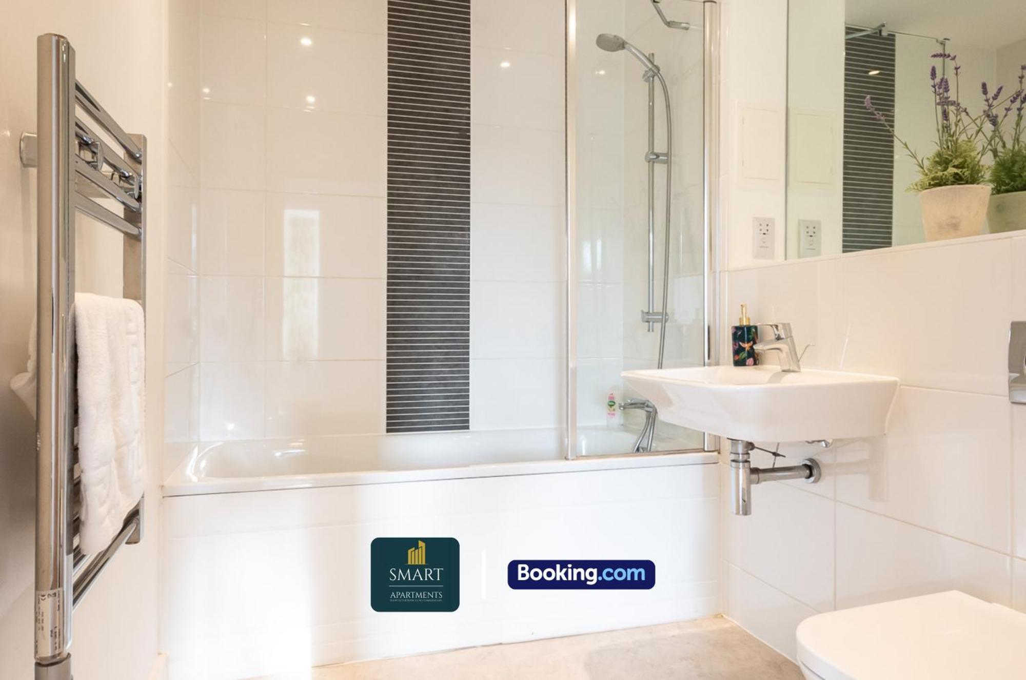 Spacious City Center Apartment By Smart Apartments Short Lets & Serviced Accommodation Apartment Southampton With Free Wifi מראה חיצוני תמונה